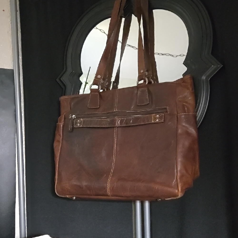 Vintage Brown Leather Briefcase with Spacious Design